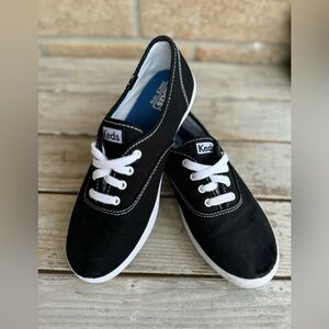 Keds unisex Champion canvas sneakers.